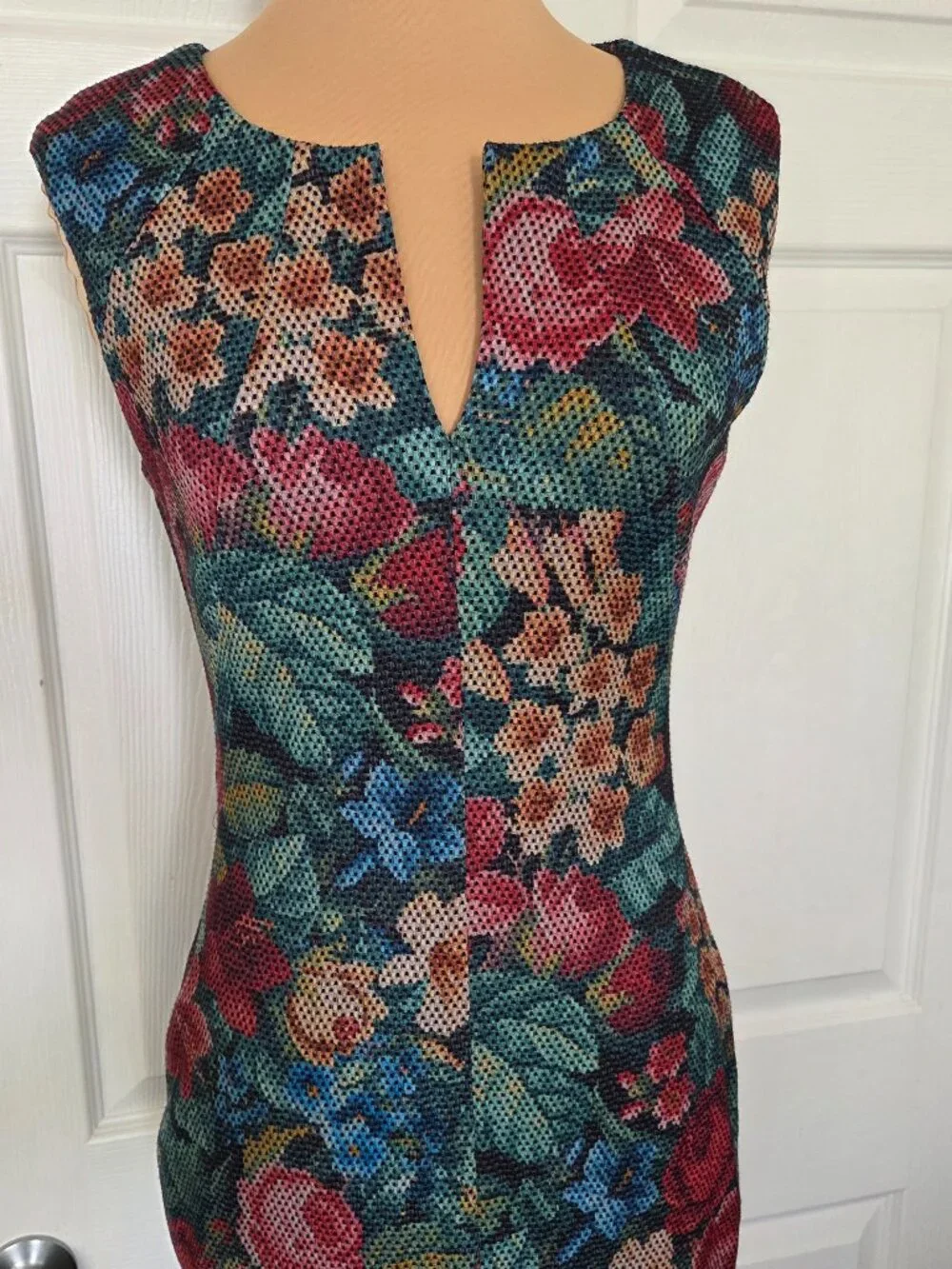 Phase 8 Sleeveless Floral Midi Floral Dress - Picture 7 of 16